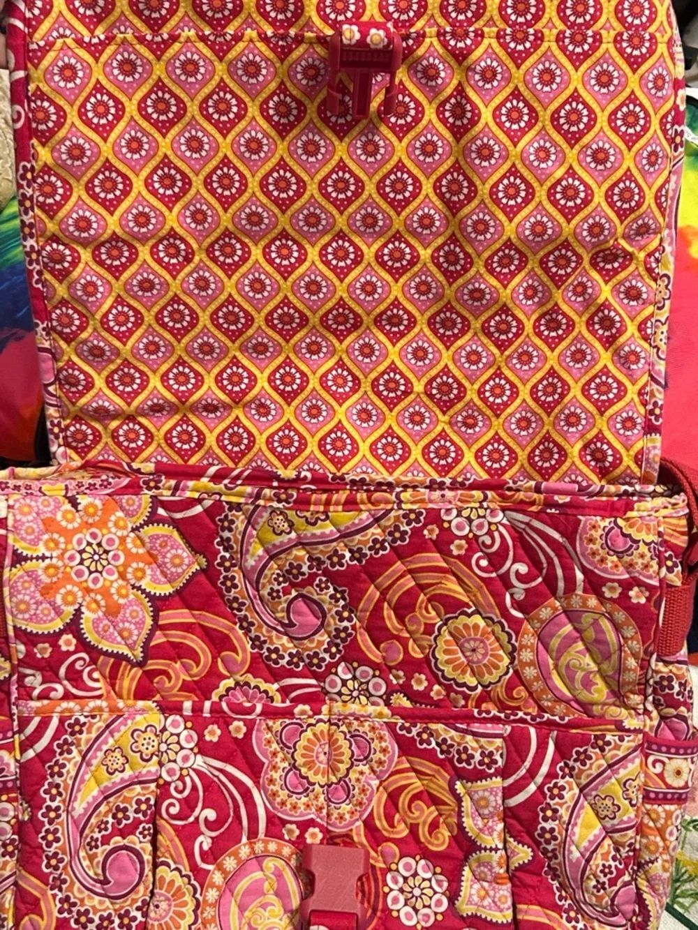 Vera Bradley Raspberry Fizz Messenger - Picture 4 of 4